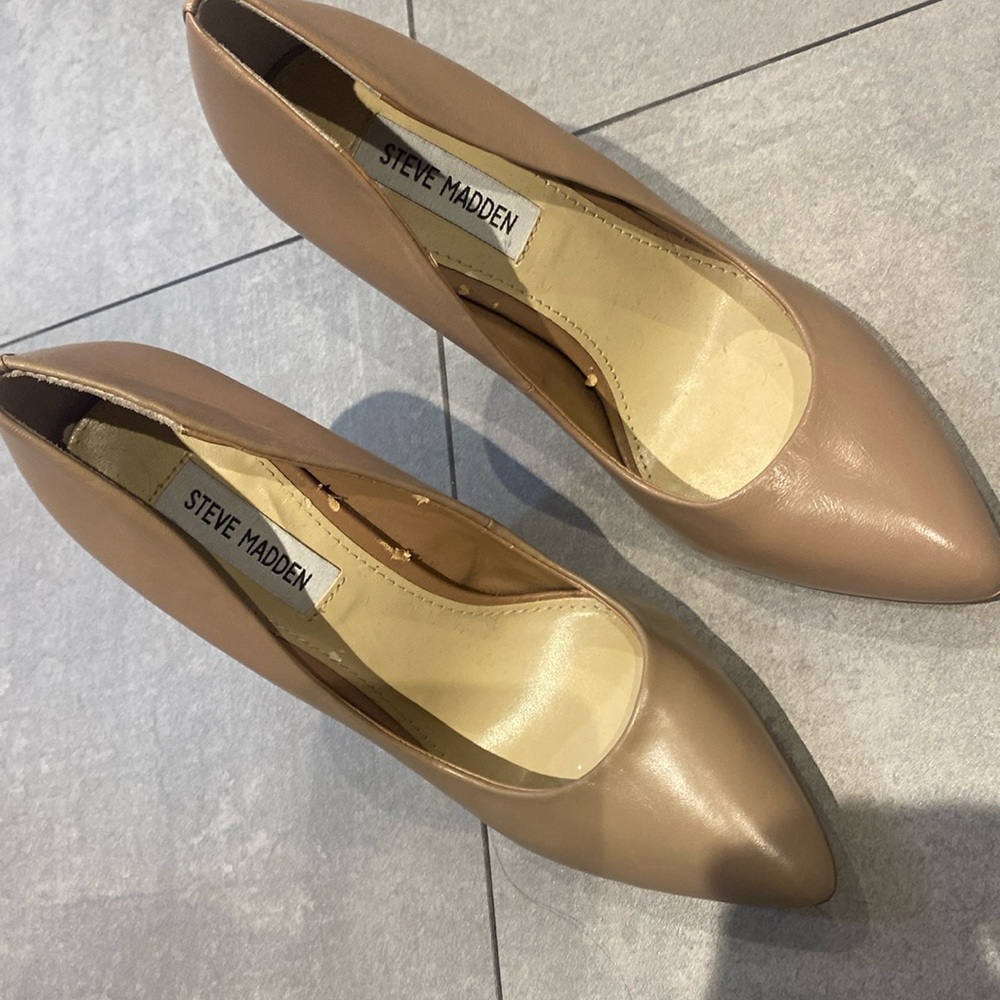 Steve Madden nude pumps